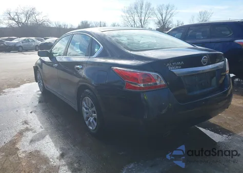 2015 Nissan Altima 2.5 S z USA, uszkodzony, nr VIN 1N4AL3AP7FC139709